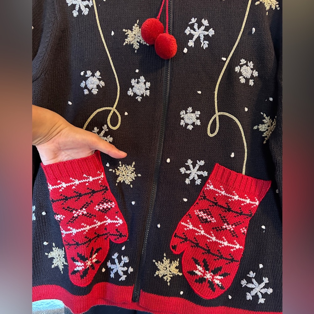 Basic Editions Festive Black and Red Cardigan - Picture 4 of 8